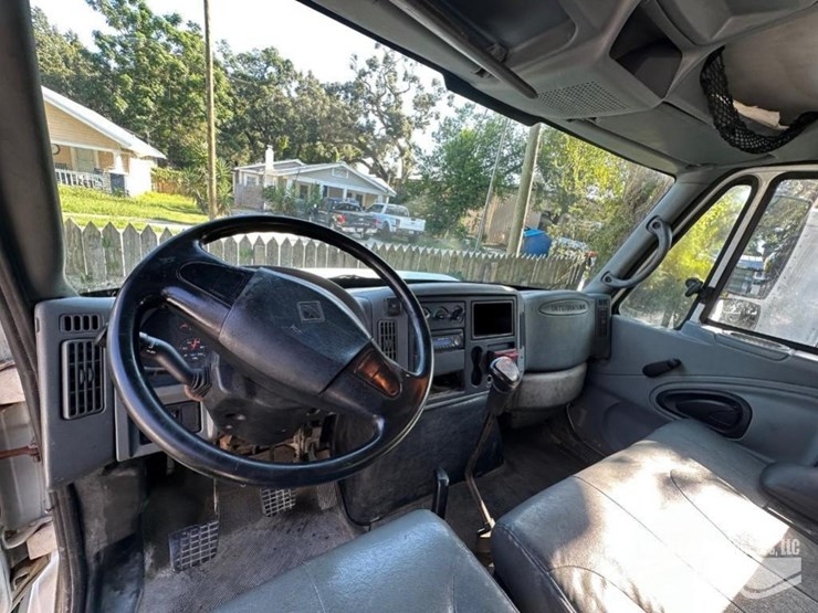 2003-international-durastar-4300-image-15