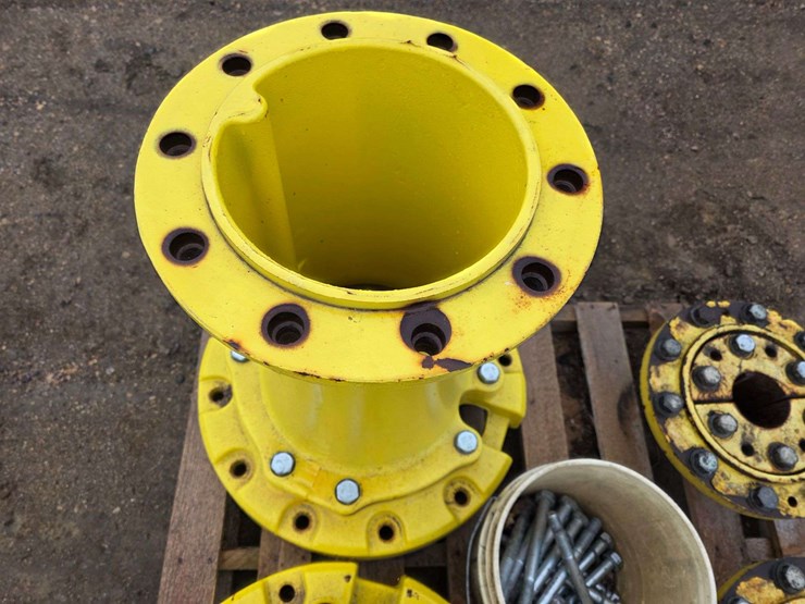 factory-front-dual-spacers-off-john-deere-8r360-image-8