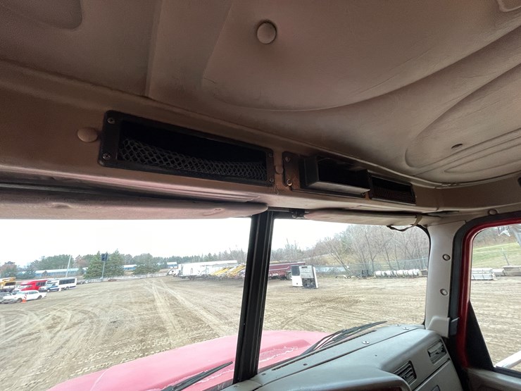 #1130-•-2005-international-5500i-6x4-dump-truck-(has-mn-title)-image-58