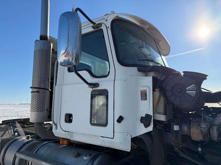 2006-mack-chn613-image-40