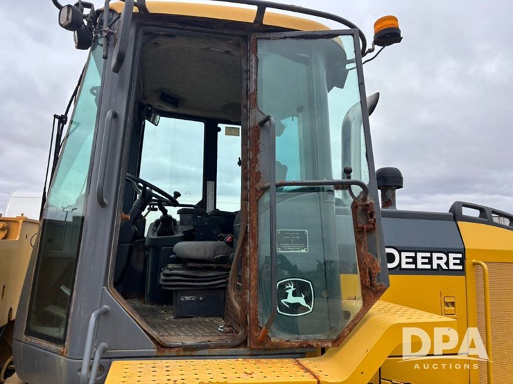 2007-deere-444j-image-57