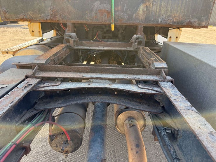 2006-sterling-rollback-truck,-101"x27'-bed,-winch,-automatic-transmission,-388k-miles,-11r22.5-tires-image-13