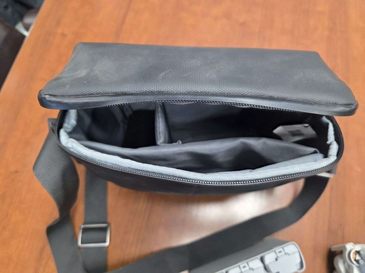 dji-mini-2-drone-with-fly-more-package,-has-3-batteries,-extra-propellers-and-tablet-holder,-only-fl-image-13