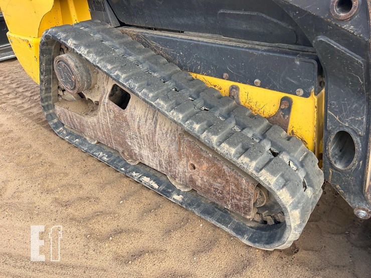 new-holland-c227-image-12