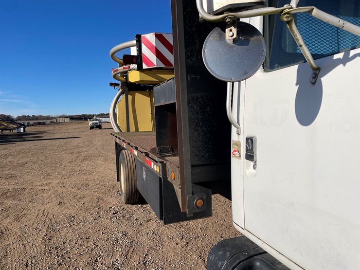 international-4700-image-9