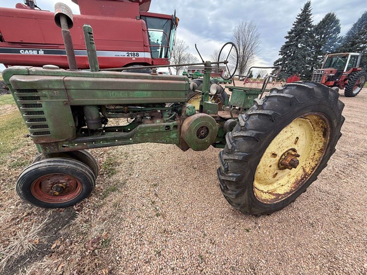 john-deere-model-b-image-4