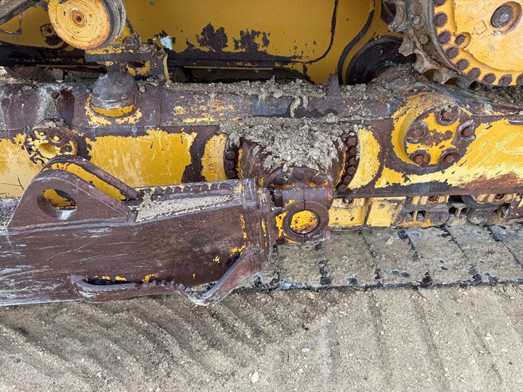 caterpillar-d6t-lgp-image-24