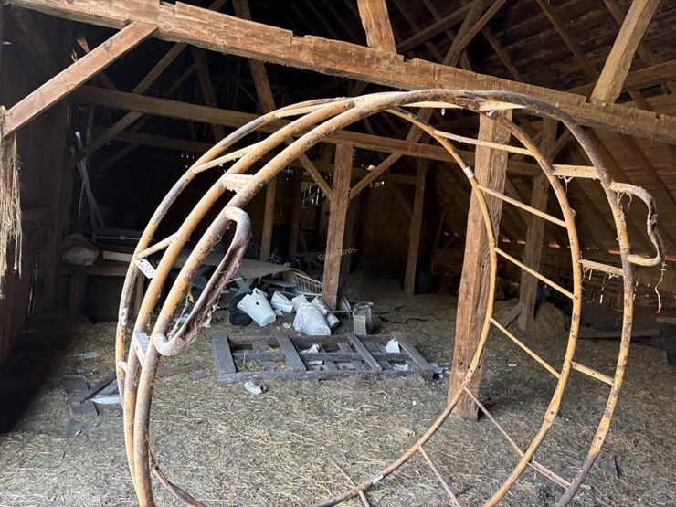 round-bale-feeder-image-1