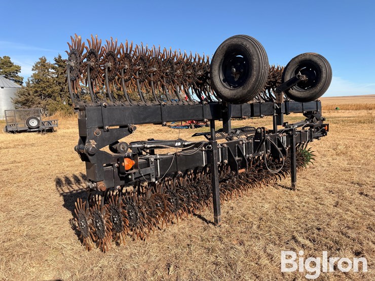 yetter-30'-rotary-hoe-image-3