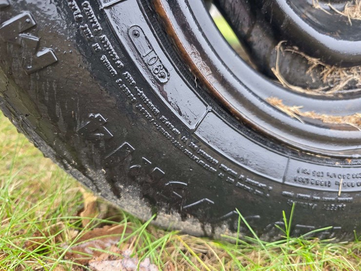 2-wheel-trailer,-bed-measures-51”-x-56”-with-approx-20”-v-front,-wheel-jack,-front-tool-box,-14”-tir-image-6