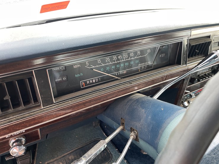 #1200-•-1986-ford-crown-victoria-**recommend-trailering**-(has-mn-title)-image-18