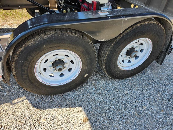 2025-j&m-ec-270-tandem-seed-tender-image-5