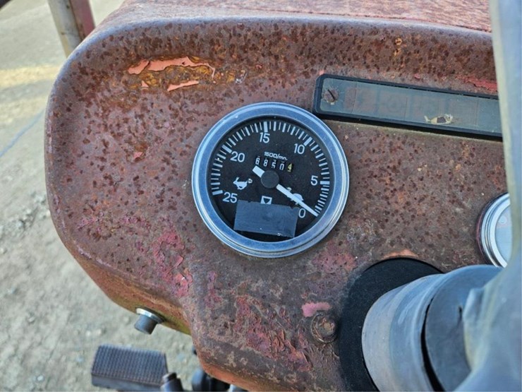 massey-ferguson-240-image-60