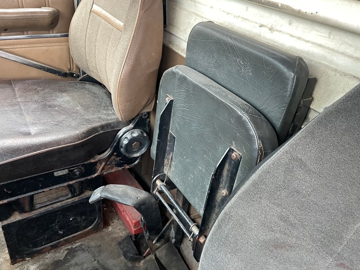 #1134-•-1993-ford-sheetrock-boom-truck-(has-mn-title)-image-53