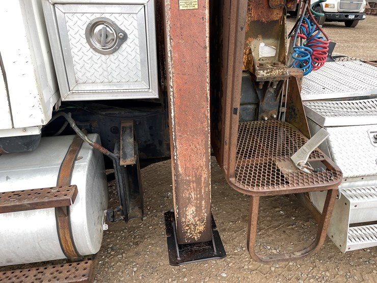 ford-lt9000-image-34