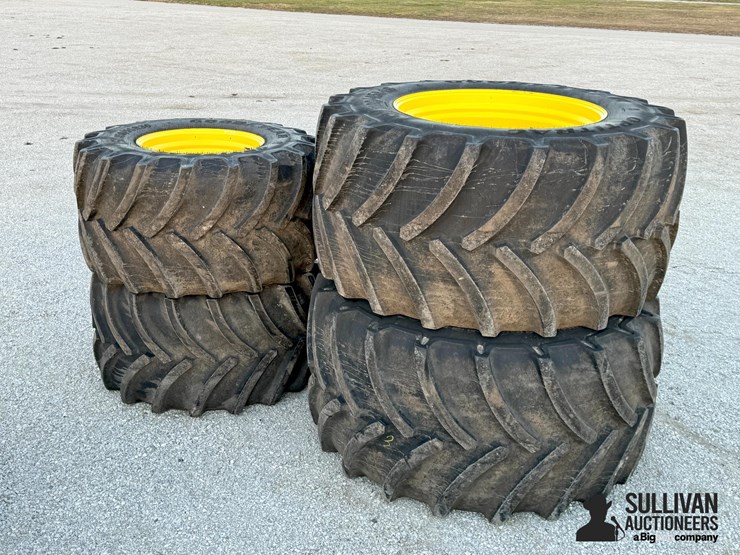 lsw-tires-&-rims-for-jd-8r-tractor-image-1