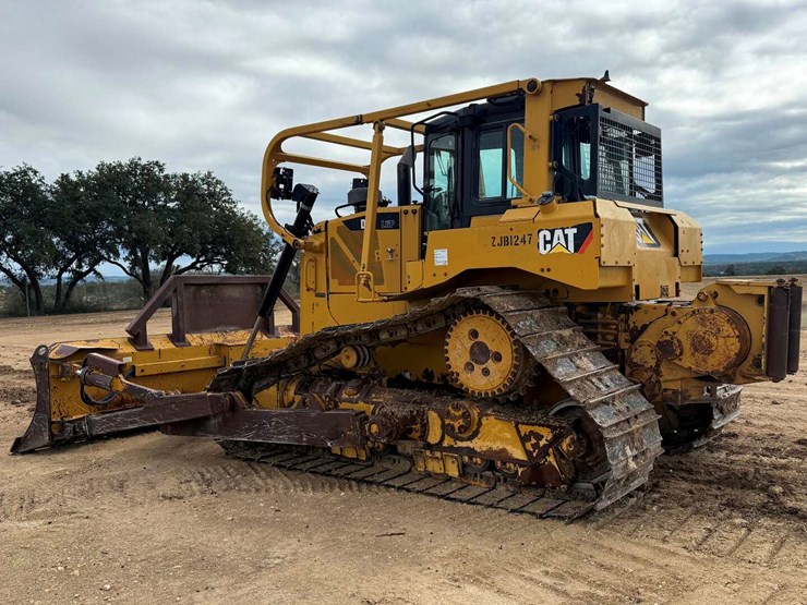 caterpillar-d6t-lgp-image-13