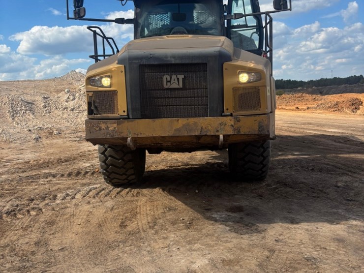 caterpillar-745-image-1