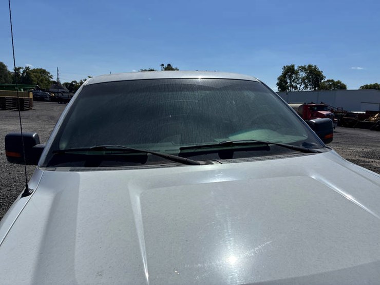 2010-ford-f150-xlt-image-12