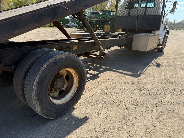 2006-sterling-rollback-truck,-101"x27'-bed,-winch,-automatic-transmission,-388k-miles,-11r22.5-tires-image-6