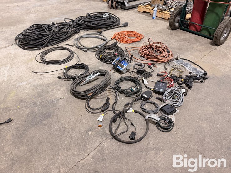 220v-power-cords-&-in-cab-monitors/wire-harnesses-image-5