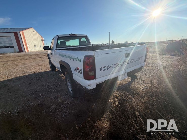 2003-chevrolet-silverado-2500hd-image-9