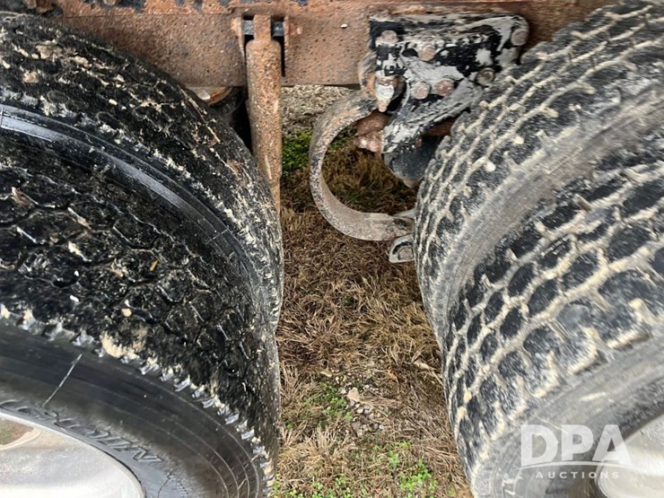 2005-kenworth-t800-image-38