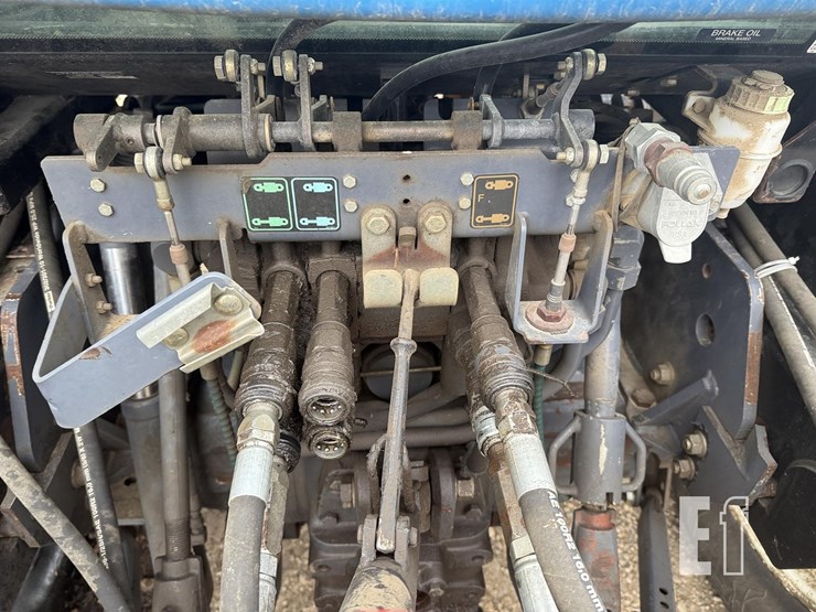 1998-new-holland-tv140-image-31