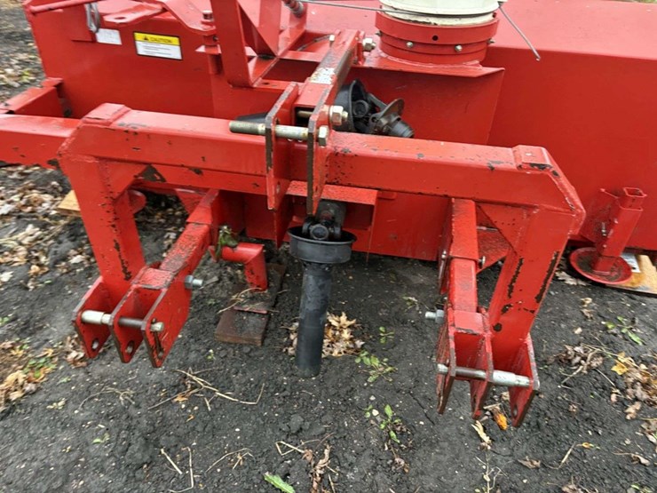 buhler-farm-king-840-snowblower,-84”,-3pt,-540-pto,-manual-turn-spout,-adj-deflector-image-10