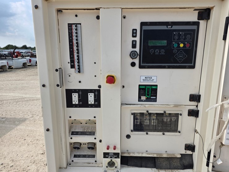 caterpillar-xq60-image-9