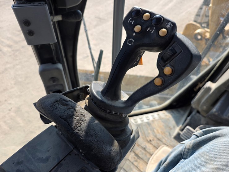 caterpillar-140m3-image-14