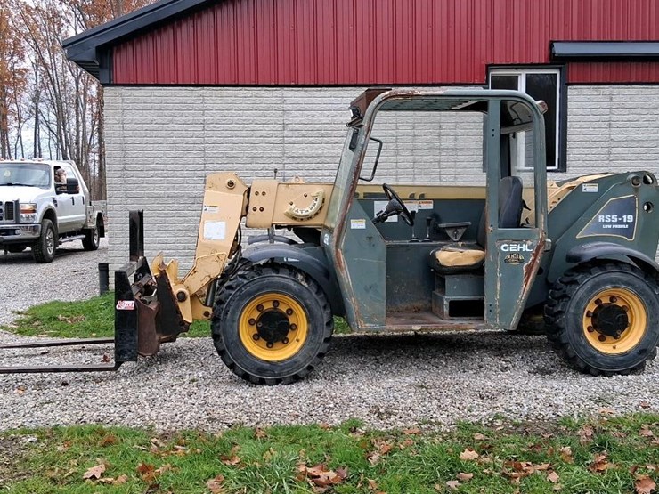 #1301-•-gel-rs5-19-telehandler-image-2