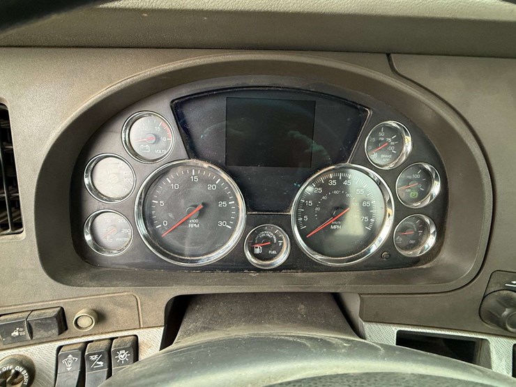 2016-kenworth-t880-image-28