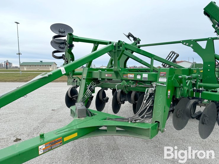 2023-john-deere-2730-image-10