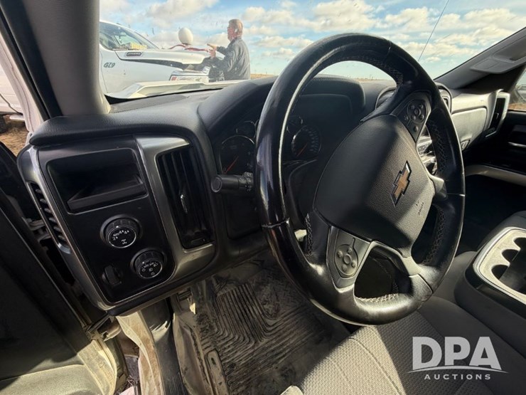 2017-chevrolet-1500-image-57