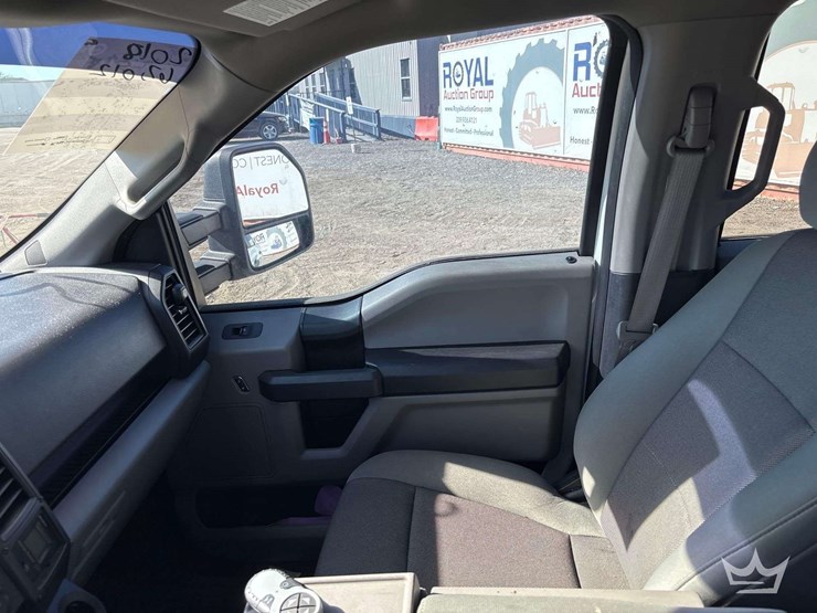 2018-ford-f-150-4x4-crew-cab-pickup-truck-image-16