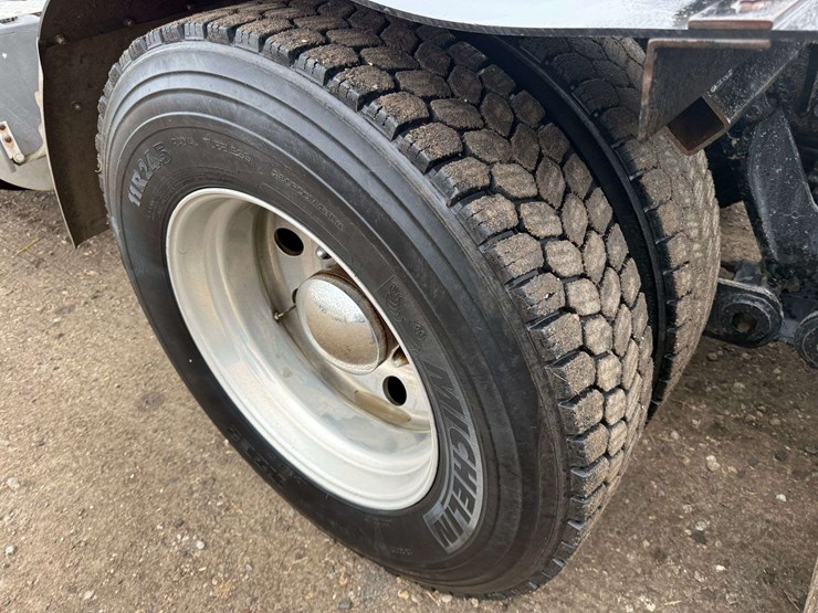 2001-kenworth-t800-image-17