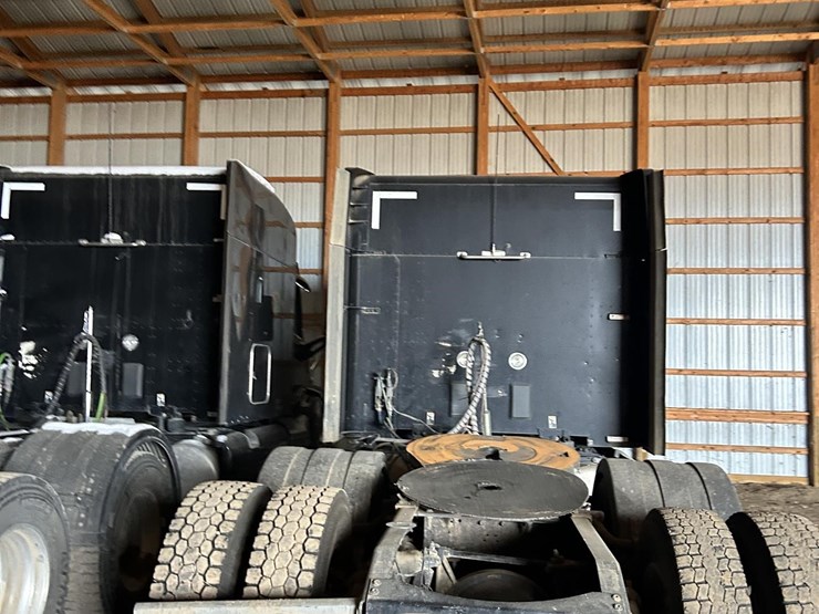 2019-peterbilt-579-image-4