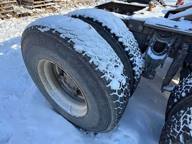 1996-international-8100-image-21