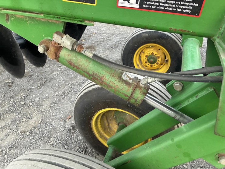 john-deere-630-image-19