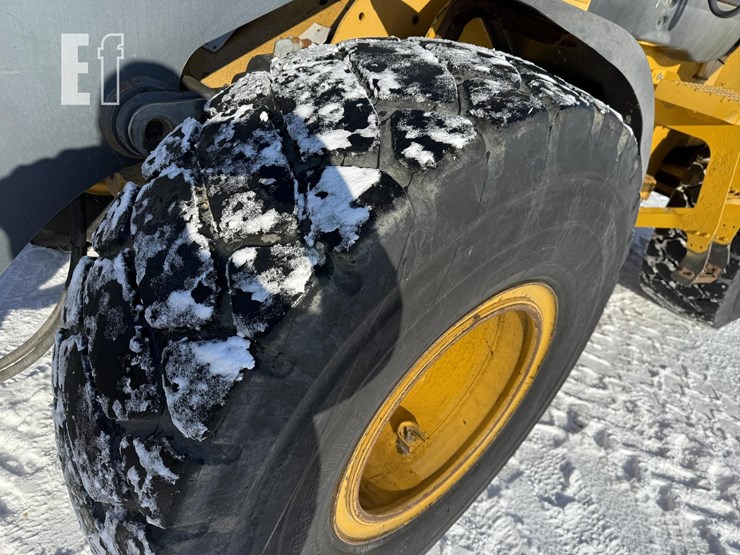 2011-deere-624k-image-20