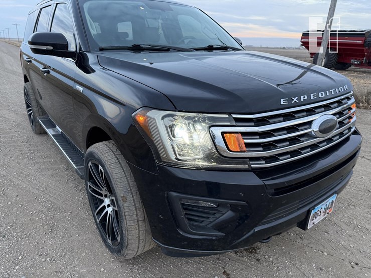 2019-ford-expedition-xlt-image-11
