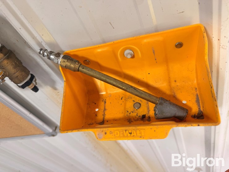 dewalt-dxcm024-0344-dbl.-arm-hose-reel-w/-1/2"-x-50'-premium-hose-image-9