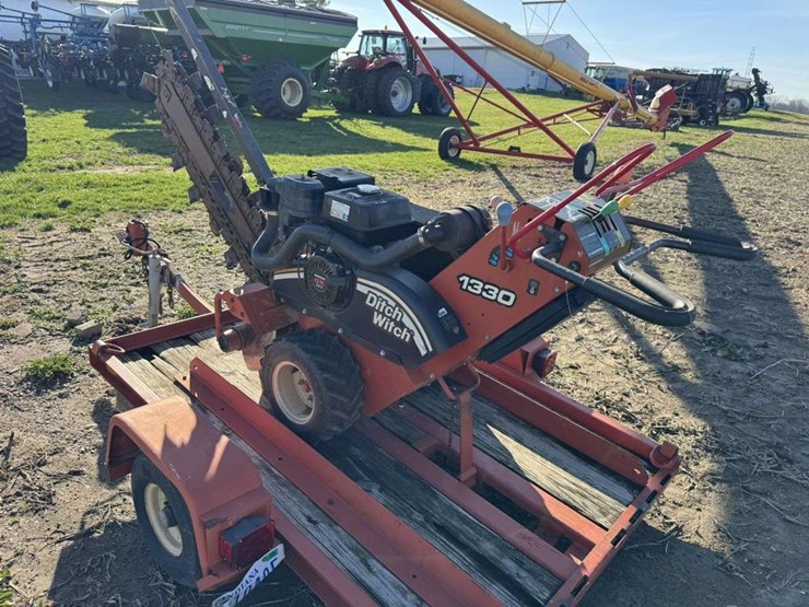 ditch-witch-1330-image-2