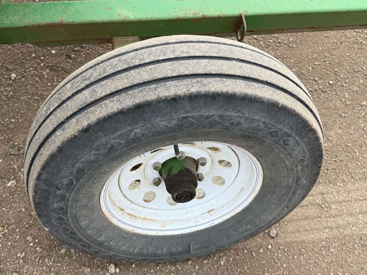 2004-geringhoff-12-row-20”-roto-disc-chopping-head,-comes-with-a-mauer-header-trailer,-stationary,-r-image-21