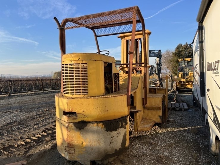 ross-10h-forklift-image-3