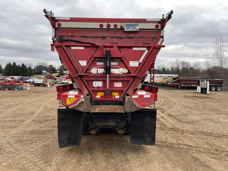 #1130-•-2005-international-5500i-6x4-dump-truck-(has-mn-title)-image-4