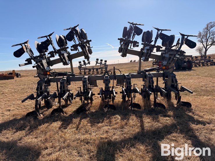 hiniker-12r-row-crop-cultivator-image-6