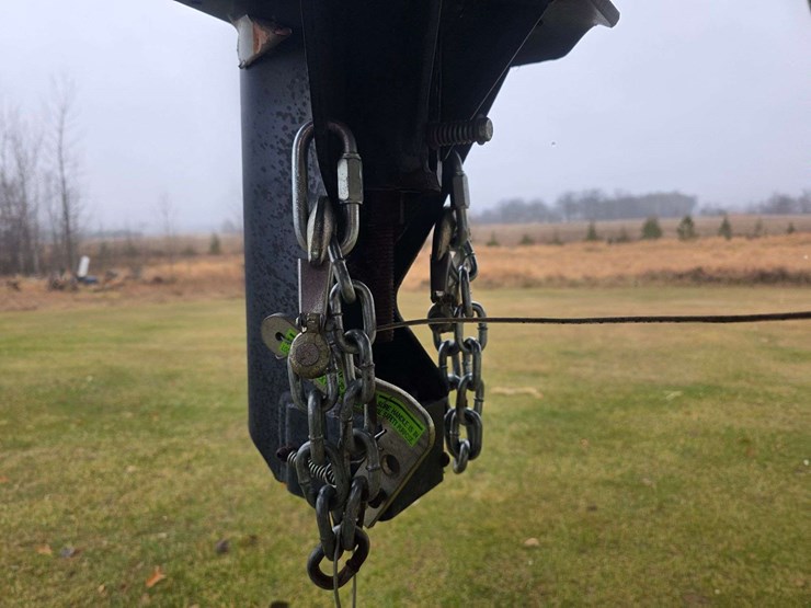 2004-prowler-fleetwood-5th-wheel-rv,-model-255-bhs,-12’-slide-out,-newer-19’-awning,-1-queen-front-b-image-14