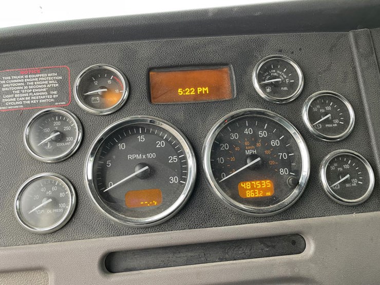 peterbilt-386-image-36